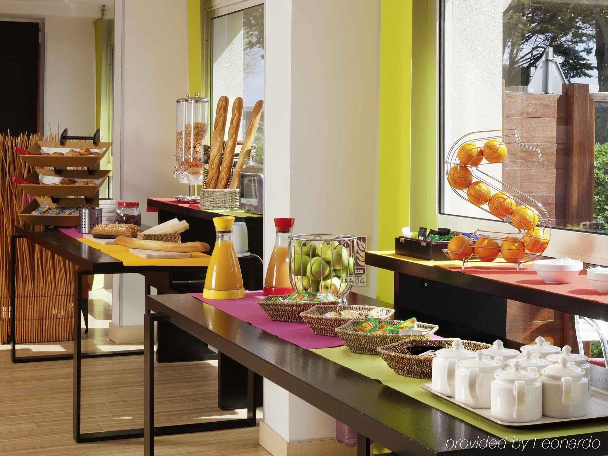 Ibis Styles Ouistreham Hotell Restaurant bilde